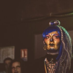 drag queen en soirée à Paris